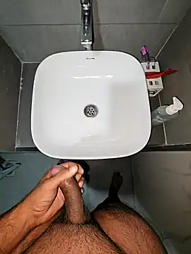 rahulGJ03 online show from February 5, 2025, 6:59 pm