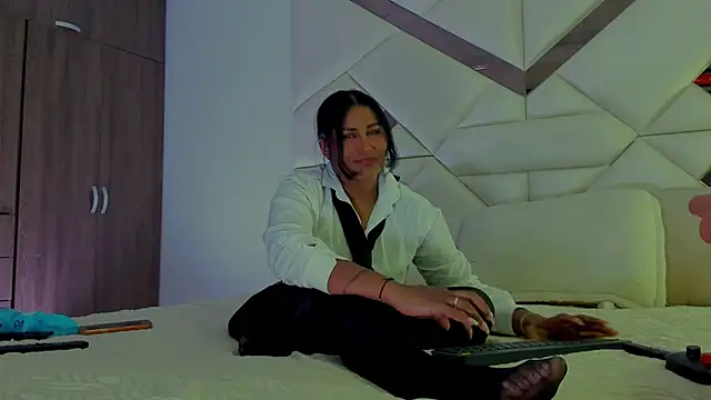 StormyButty18 online show from December 3, 2025, 1:24 am