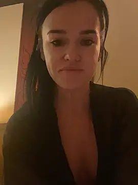 English-Chloe96 online show from February 26, 2025, 5:39 pm