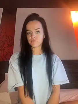 English-Chloe96 online show from March 22, 2025, 11:00 am