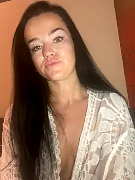 English-Chloe96 online show from October 17, 2025, 4:37 am