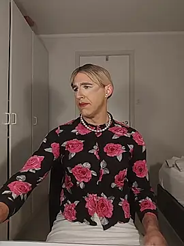 kirstenstone online show from March 6, 2026, 4:58 pm