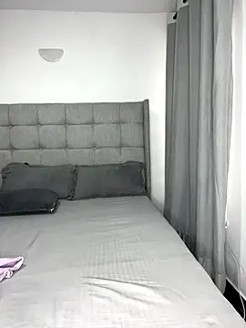 prettiepearl online show from September 21, 2025, 6:37 am