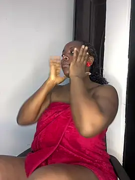 Snapshot of prettiepearl chatting on June 12, 2026, 7:24 pm prettiepearl online show from June 12, 2026, 7:24 pm