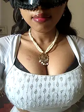 sandy naughty online show from February 27, 2025, 8:39 am