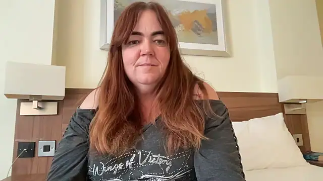 curvy-milf-abbie online show from November 25, 2025, 1:22 pm