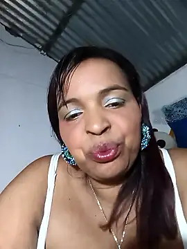 Snapshot of _violetta_- chatting on January 15, 2026, 11:52 pm violetta - online show from January 15, 2026, 11:52 pm