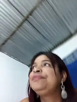 Snapshot of _violetta_- chatting on February 4, 2026, 11:05 am violetta - online show from February 4, 2026, 11:05 am