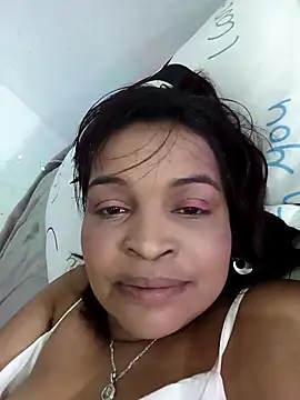 Snapshot of _violetta_- chatting on February 6, 2026, 11:41 pm violetta - online show from February 6, 2026, 11:41 pm