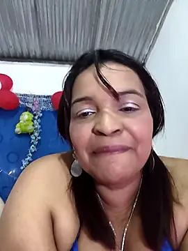 Snapshot of _violetta_- chatting on February 7, 2026, 11:47 am violetta - online show from February 7, 2026, 11:47 am