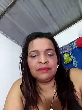 Snapshot of _violetta_- chatting on February 10, 2026, 8:13 pm violetta - online show from February 10, 2026, 8:13 pm