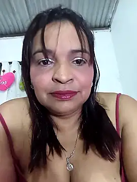 Snapshot of _violetta_- chatting on February 15, 2026, 9:55 pm violetta - online show from February 15, 2026, 9:55 pm