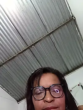 Snapshot of _violetta_- chatting on March 1, 2026, 11:34 am violetta - online show from March 1, 2026, 11:34 am