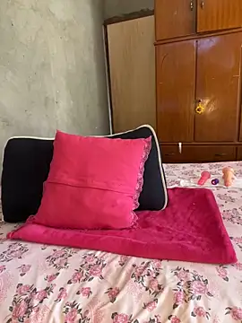 RuivaRaposinha online show from January 24, 2025, 8:22 pm