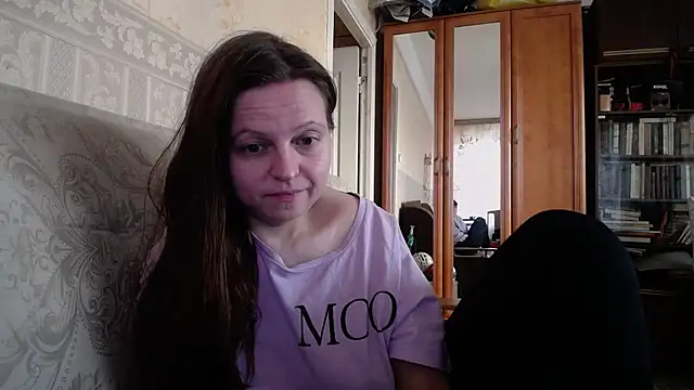 CatMelissa online show from December 4, 2024, 8:56 am