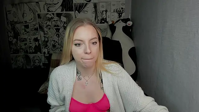 Snapshot of Martha_Cameron chatting on December 13, 2024, 2:10 am Martha Cameron online show from December 13, 2024, 2:10 am