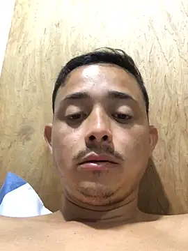 isacalejandroo online show from December 29, 2024, 11:08 pm