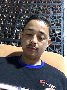 isacalejandroo online show from March 1, 2025, 4:47 am