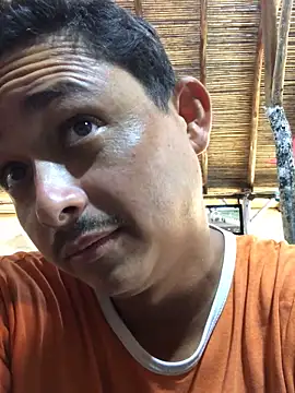 isacalejandroo online show from March 17, 2025, 8:40 pm