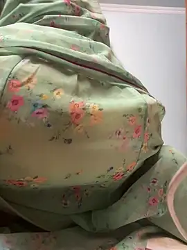 HotRiyacpl online show from December 23, 2025, 5:16 am