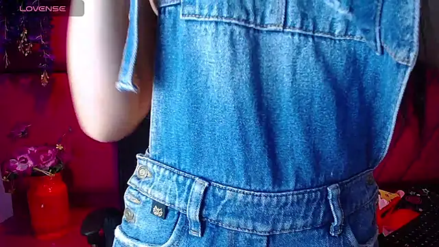 nathalia pink online show from March 19, 2026, 3:43 am