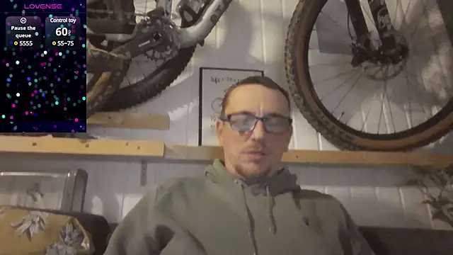 420Curvybabe online show from December 9, 2024, 8:12 pm