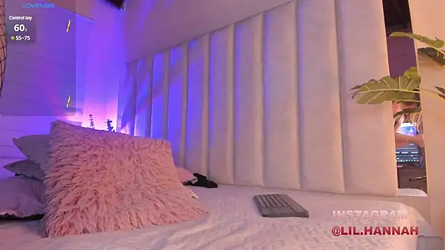 Snapshot of lil_hanna18 chatting on January 28, 2025, 2:42 pm lil hanna18 online show from January 28, 2025, 2:42 pm