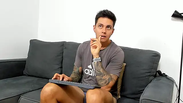 JeanBroc online show from October 6, 2025, 8:39 pm