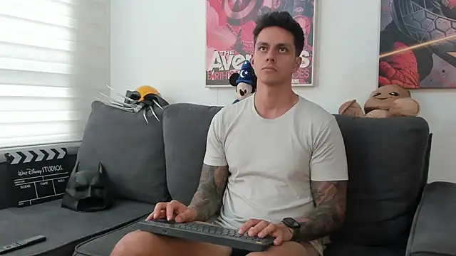 JeanBroc online show from December 5, 2025, 7:54 pm