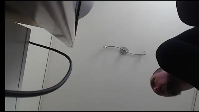 Snapshot of SisDamFem chatting on March 15, 2025, 8:58 am SisDamFem online show from March 15, 2025, 8:58 am