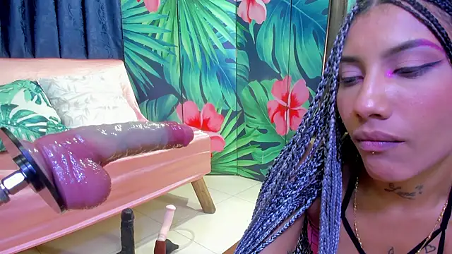 Mieldeluna online show from November 9, 2025, 5:28 am