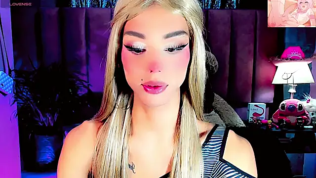 Snapshot of dollswit01 chatting on November 2, 2025, 5:48 pm dollswit01 online show from November 2, 2025, 5:48 pm