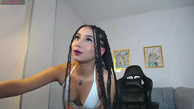 Snapshot of _ella_b chatting on February 4, 2025, 3:11 am ella b online show from February 4, 2025, 3:11 am