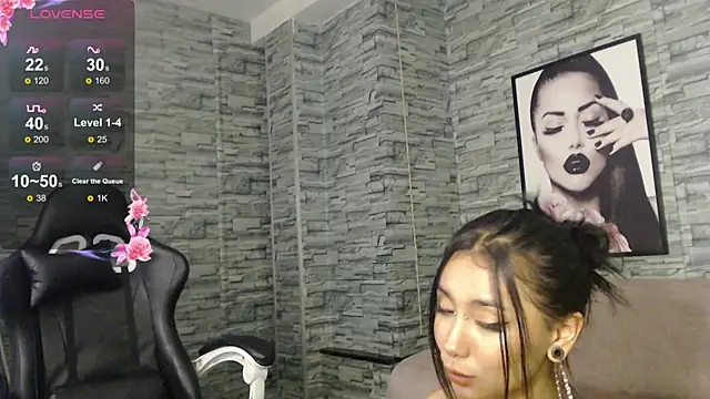 Snapshot of _ella_b chatting on March 8, 2025, 6:21 am ella b online show from March 8, 2025, 6:21 am