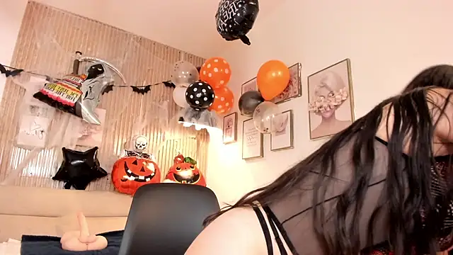 Snapshot of Eliz_jane chatting on October 25, 2025, 12:56 pm Eliz jane online show from October 25, 2025, 12:56 pm