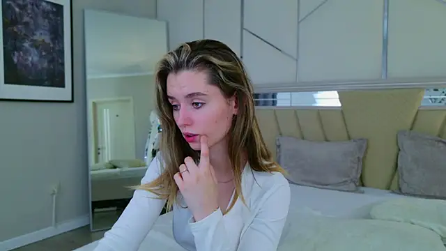 MarybethSnow online show from December 29, 2024, 11:08 pm