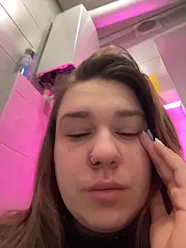 SuzieMurray online show from April 12, 2026, 8:19 am