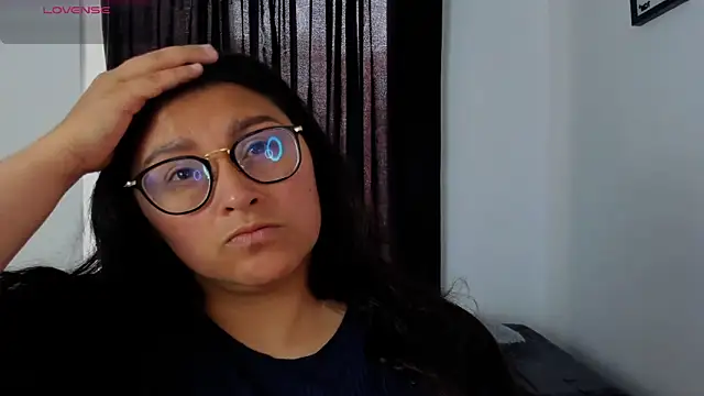 lorymoon online show from December 3, 2024, 7:11 pm