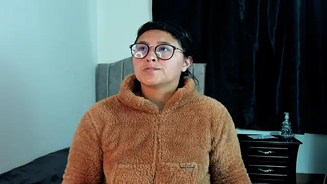 lorymoon online show from December 26, 2024, 7:16 pm