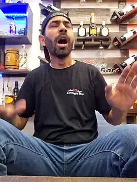 Snapshot of Alsaud1106 chatting on March 18, 2025, 8:48 pm Alsaud1106 online show from March 18, 2025, 8:48 pm