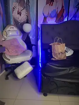 Im Little online show from December 31, 2024, 3:23 am