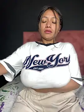 Im Little online show from February 26, 2025, 9:42 am