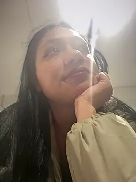 Im Little online show from October 12, 2025, 3:05 am