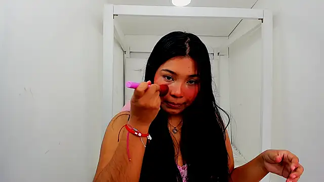 lauren sofia19 online show from February 25, 2025, 6:31 pm