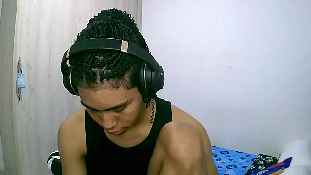 sexy diamante  online show from November 21, 2025, 1:59 am