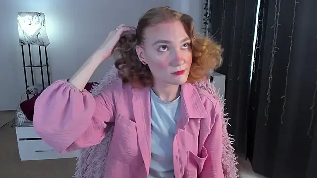 ReddHotPipper online show from September 21, 2025, 2:46 am