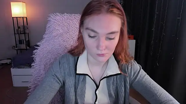 ReddHotPipper online show from February 4, 2026, 3:23 am