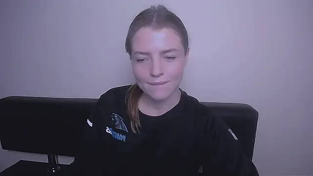 Snapshot of MissOliviaa_ chatting on December 3, 2024, 2:49 pm MissOliviaa  online show from December 3, 2024, 2:49 pm