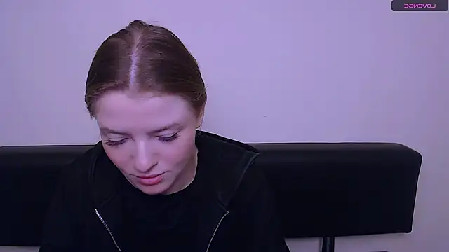 Snapshot of MissOliviaa_ chatting on December 27, 2024, 8:02 am MissOliviaa  online show from December 27, 2024, 8:02 am