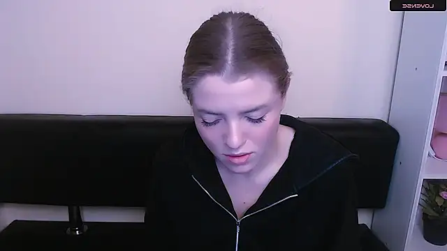 Snapshot of MissOliviaa_ chatting on January 3, 2025, 12:08 pm MissOliviaa  online show from January 3, 2025, 12:08 pm